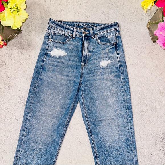 American Eagle high waisted mom jeans - Picture 3 of 12